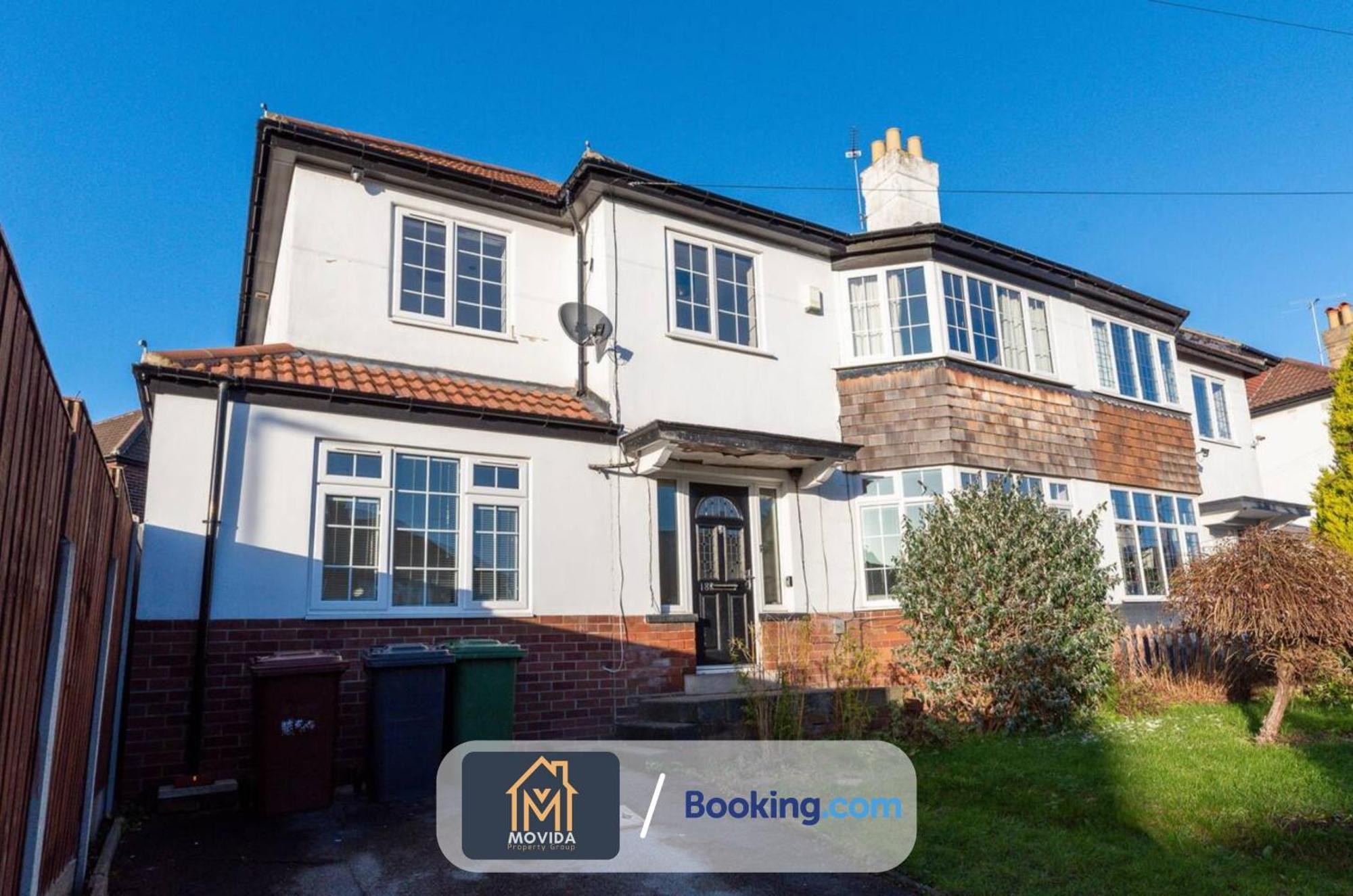 Large Modern 6 Bedroom House By Movida Property Group Short Lets & Serviced Accommodation With Games Room Leeds  Exterior foto